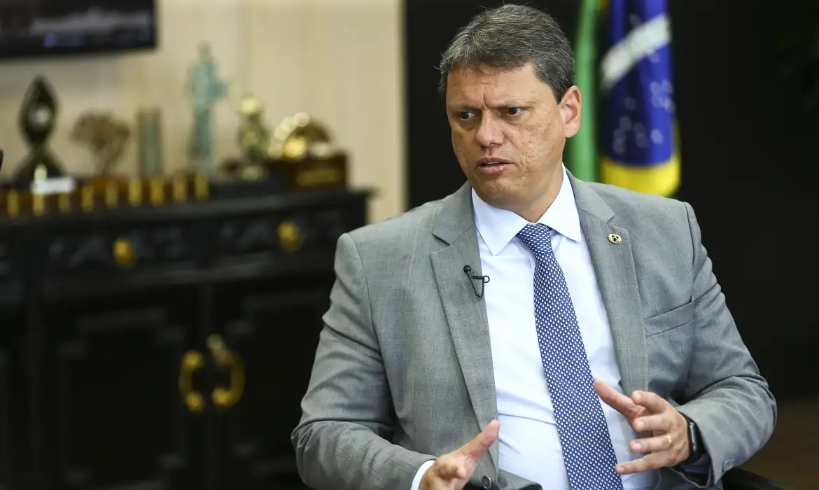 Moraes autoriza visita do governador de São Paulo a Jair Bolsonaro