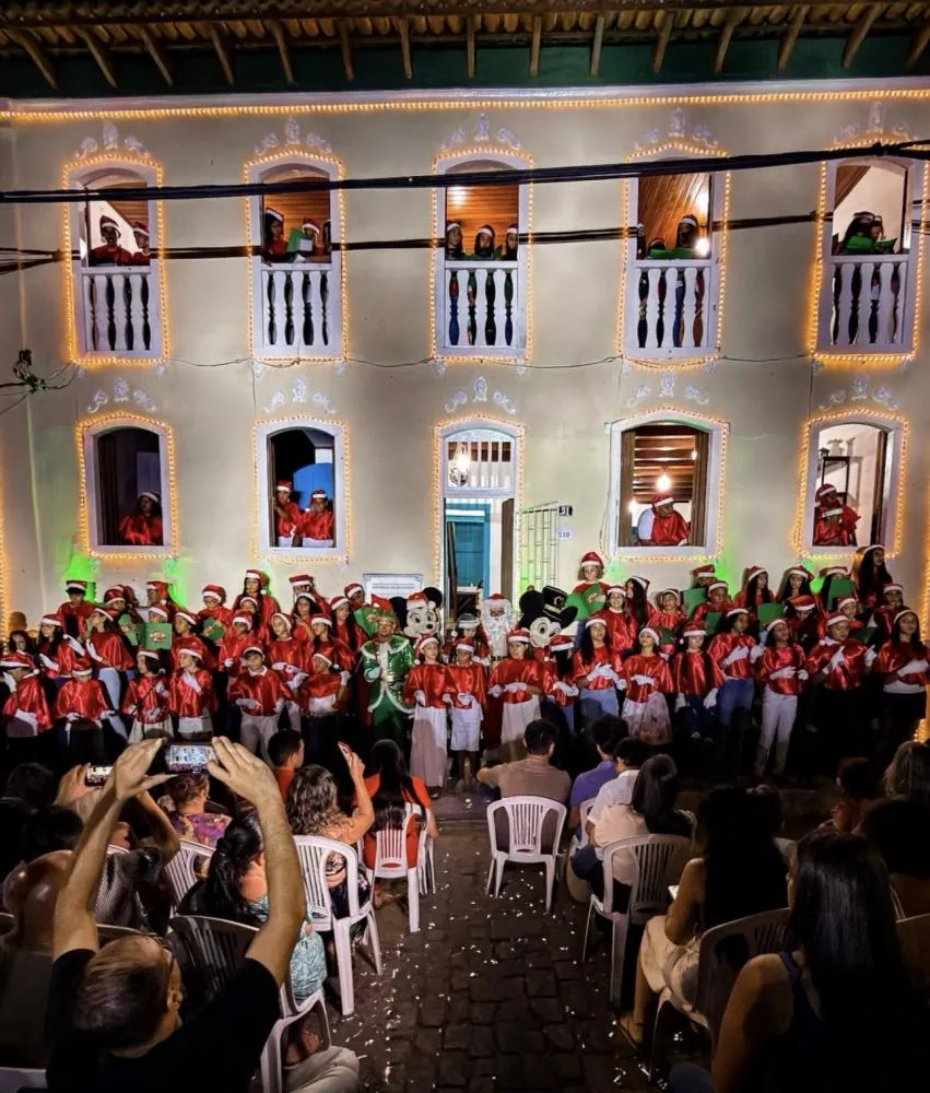 Prefeito Fabrício Abrantes abre oficialmente o Natal Luz de Brumado com grande celebração