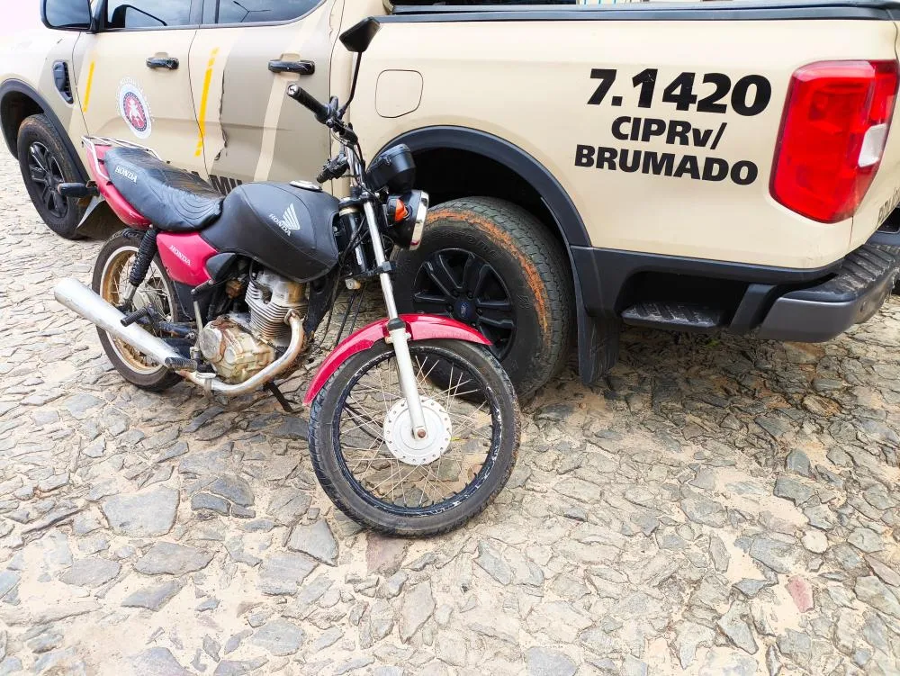 Polícia Rodoviária Estadual apreende veículo com restrição de roubo em Condeúba