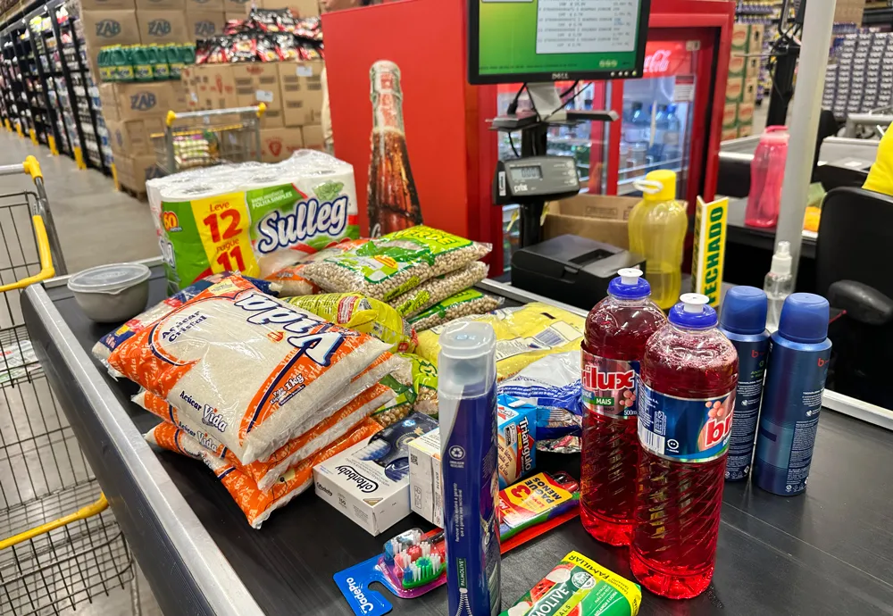 Preços de alimentos caem, inflação perde força e fecha junho em 0,24%