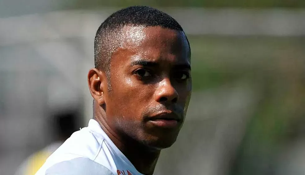 Defesa de Robinho entra com HC no Supremo contra prisão por estupro