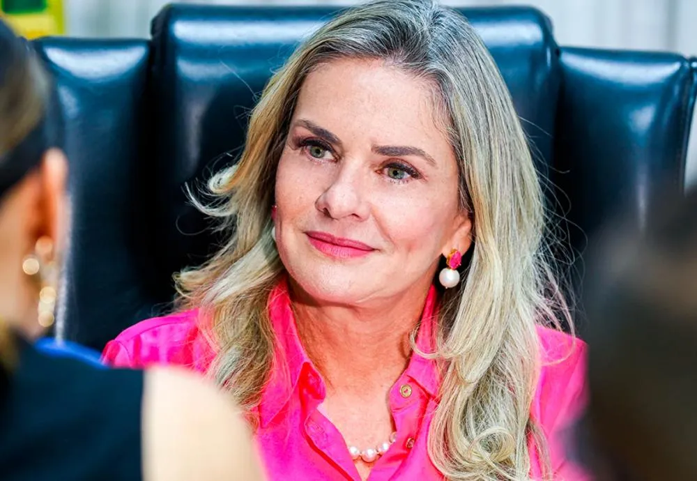 A deputada Ivana Bastos faz indicação para mutirão de reconstrução mamária pós-mastectomia no Hospital Estadual Alto do Sertão