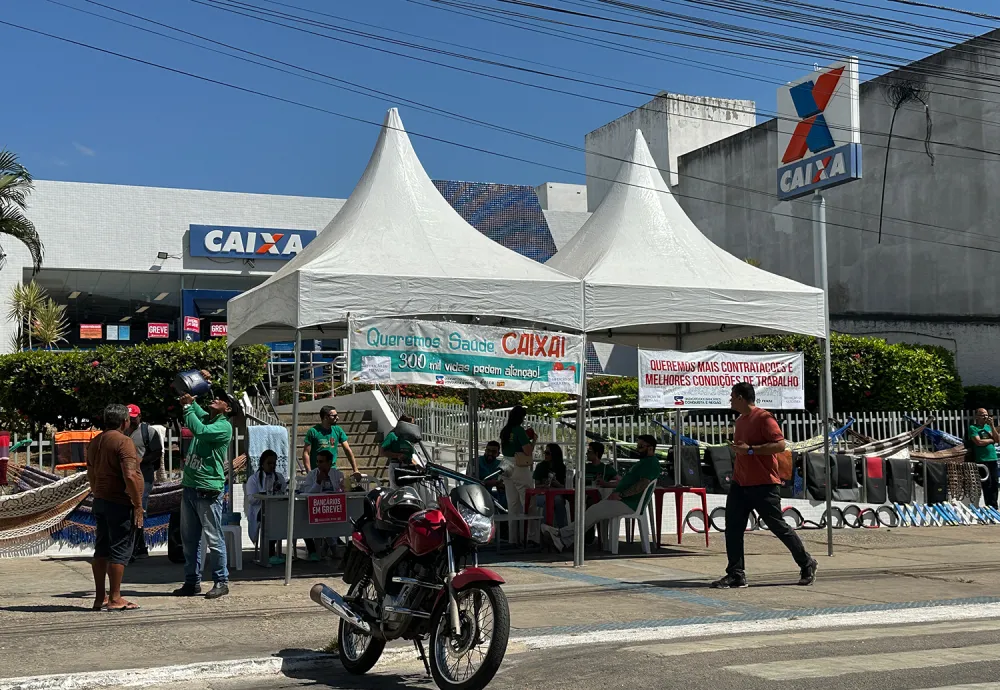 Em greve, bancários da Caixa fazem manifestação em frente à agência de Brumado