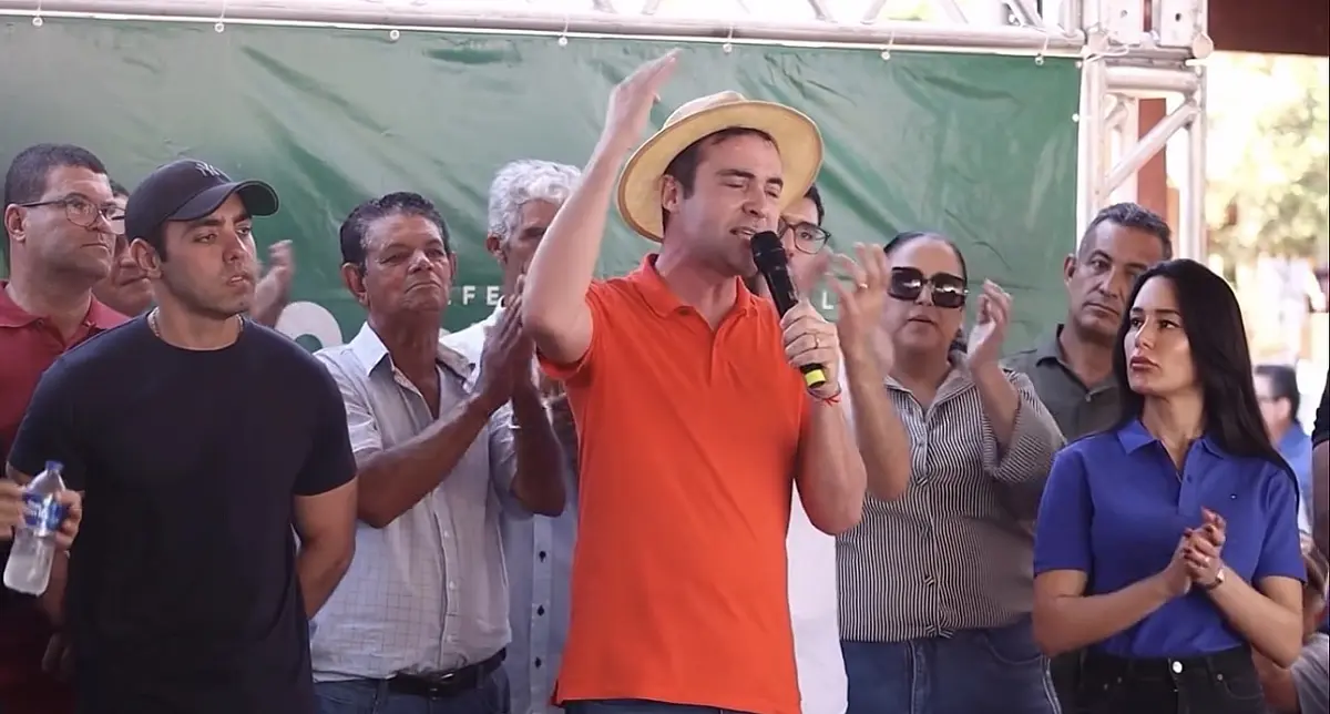Durante inauguração em Ubiraçaba, Fabrício Abrantes enaltece parceria com Lula e Jerônimo para ampliar investimentos em Brumado