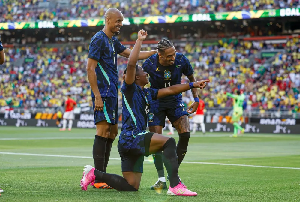 Brasil vence Egito por 2 a 1 no último amistoso antes da Copa do Mundo