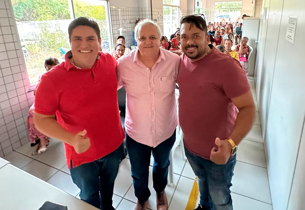 Empresário Ednei Clebson parabeniza Guilherme Bonfim pela conquista das escrituras para moradores do Bairro São José em Brumado