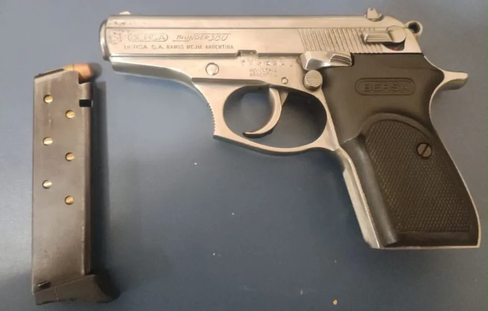 Homem é preso após Polícia Rodoviária encontrar arma com numeração raspada em Brumado