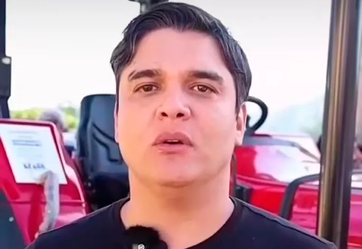 Vitor Bonfim entrega Trator para comunidade rural em Brumado