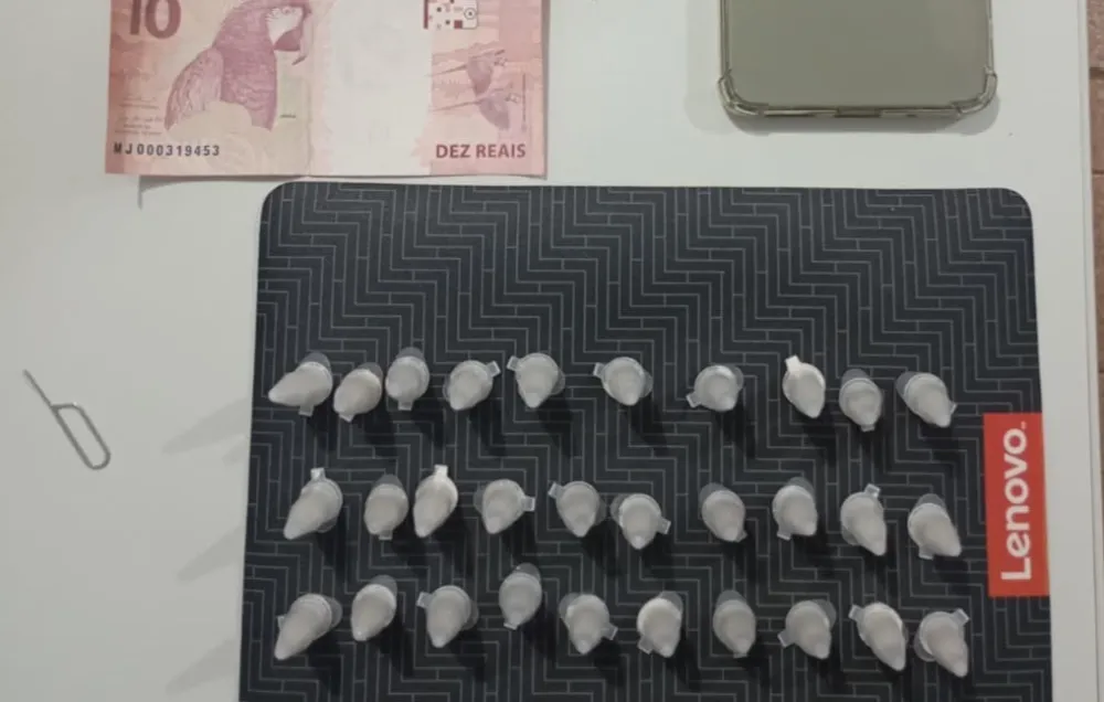 Polícia Militar apreende 30 pinos de cocaína durante abordagem na BA-245 em Ibipitanga