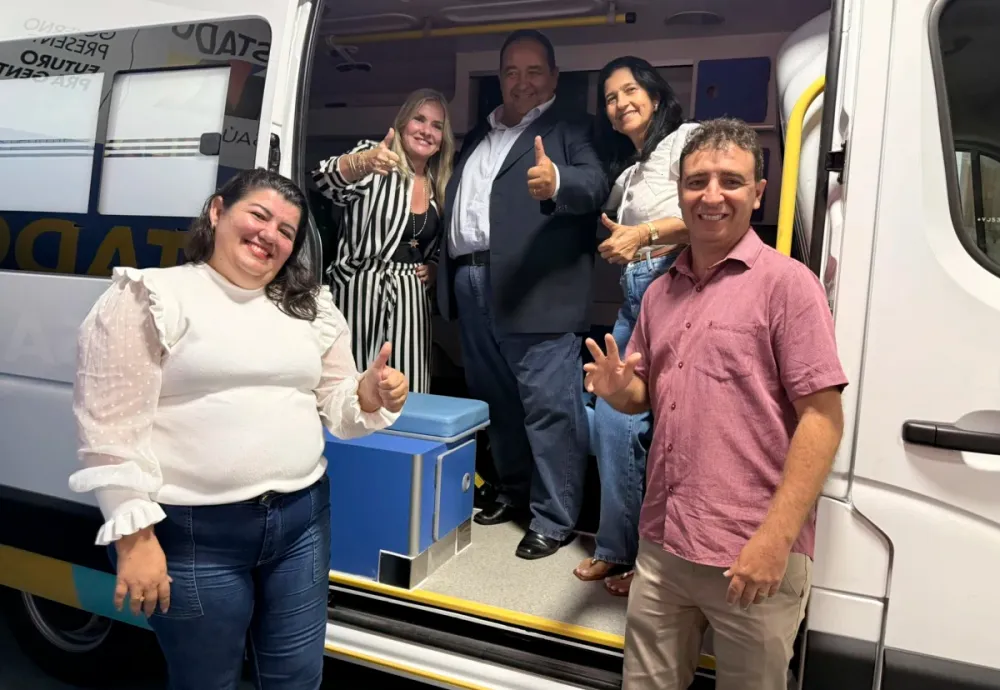 Após empenho de Ivana Bastos, Botuporã recebe nova ambulância