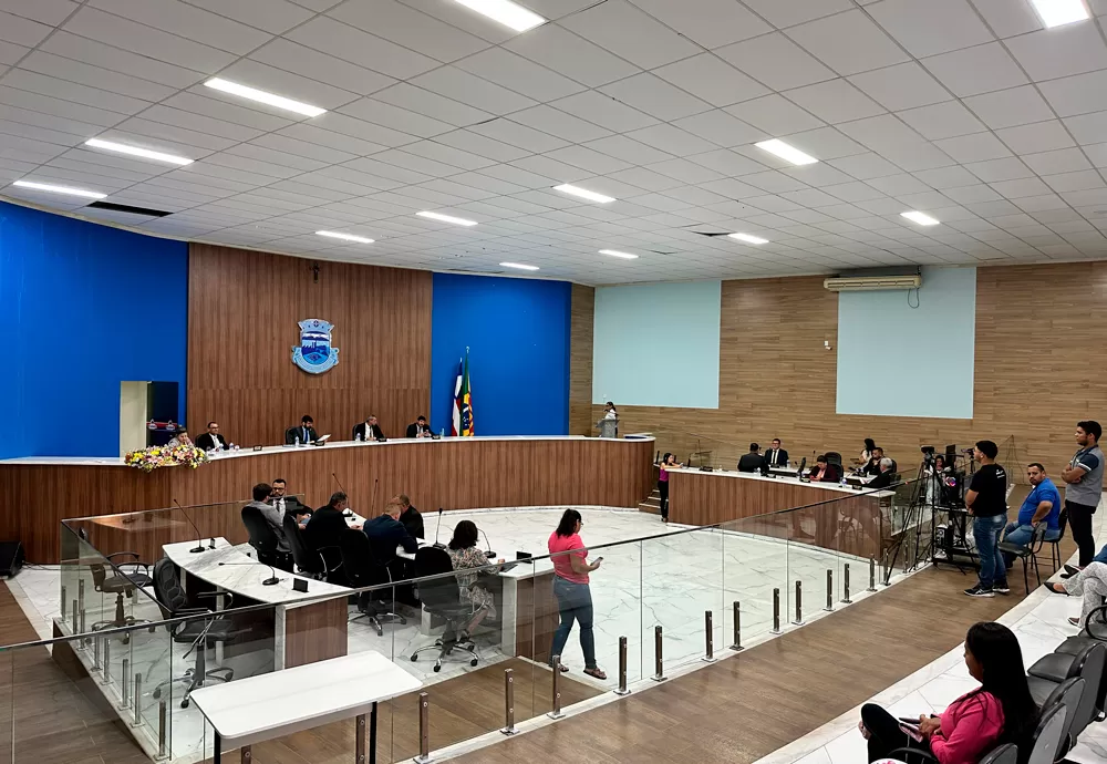 1ª Sessão Ordinária da Câmara Municipal de Vereadores de Brumado aprovaram diferentes textos apresentados