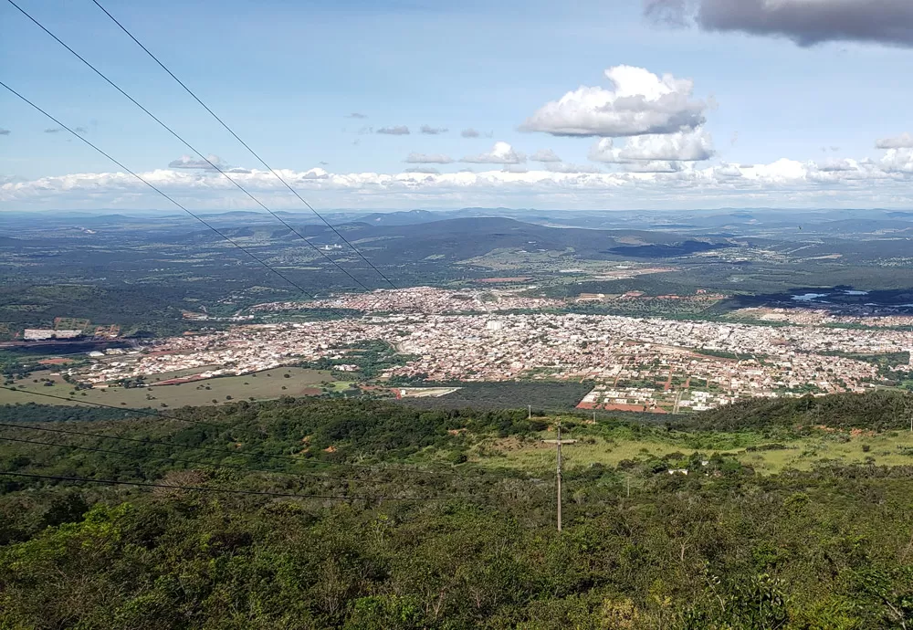 Falta de energia afeta torres de comunicações em Brumado, deixando provedores, rádios e canais de TV fora do ar
