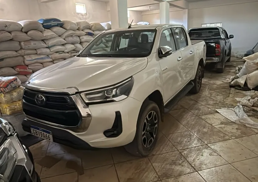 Polícia realiza cerco na zona rural de Livramento após roubo de caminhonete; buscas continuam