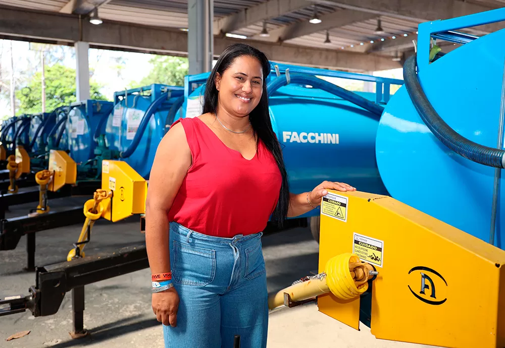 Governo do Estado entrega carretas pipas para viabilizar a produção da agricultura familiar