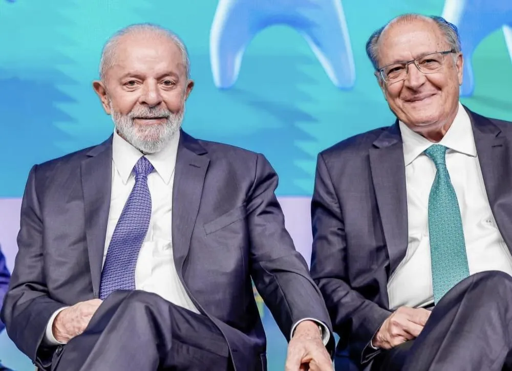 Lula se despede de ministros e confirma Alckmin como vice em chapa