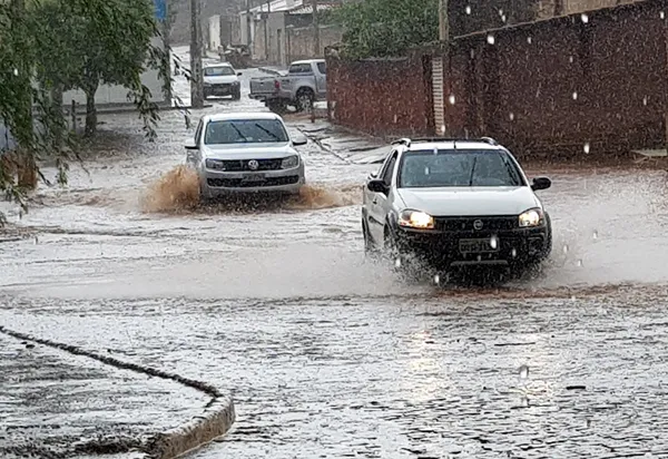 Defesa Civil de Brumado alerta para cuidados durante período de chuvas e orienta população