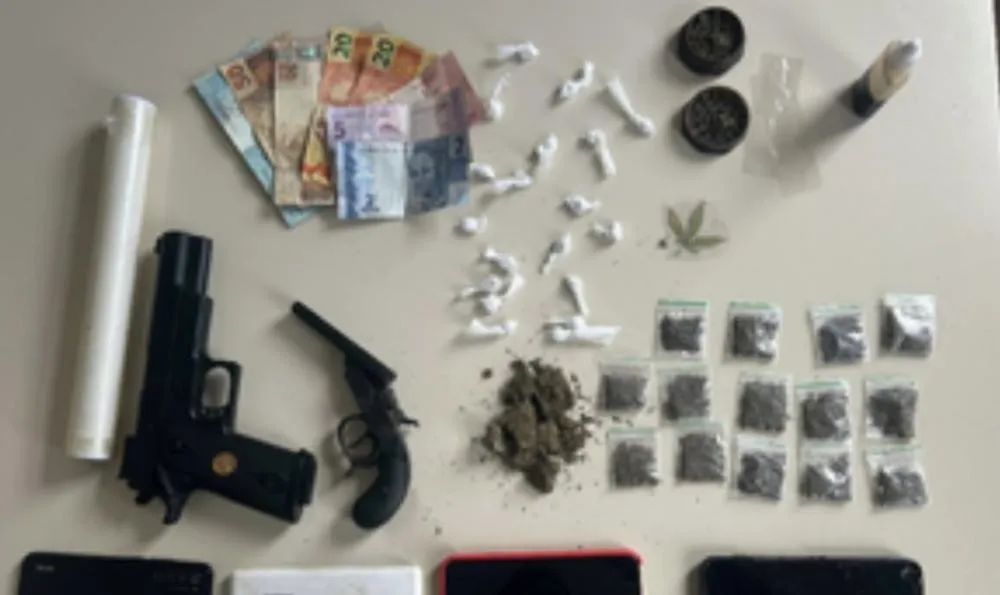 Ação integrada das polícias Militar e Civil em Mortugaba resulta na apreensão de drogas e arma de fogo