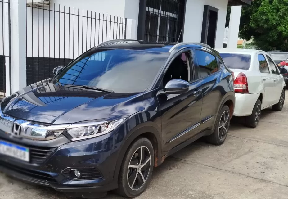 Presidente Jânio Quadros: Polícia Militar apreende veículo com restrição de roubo/furto