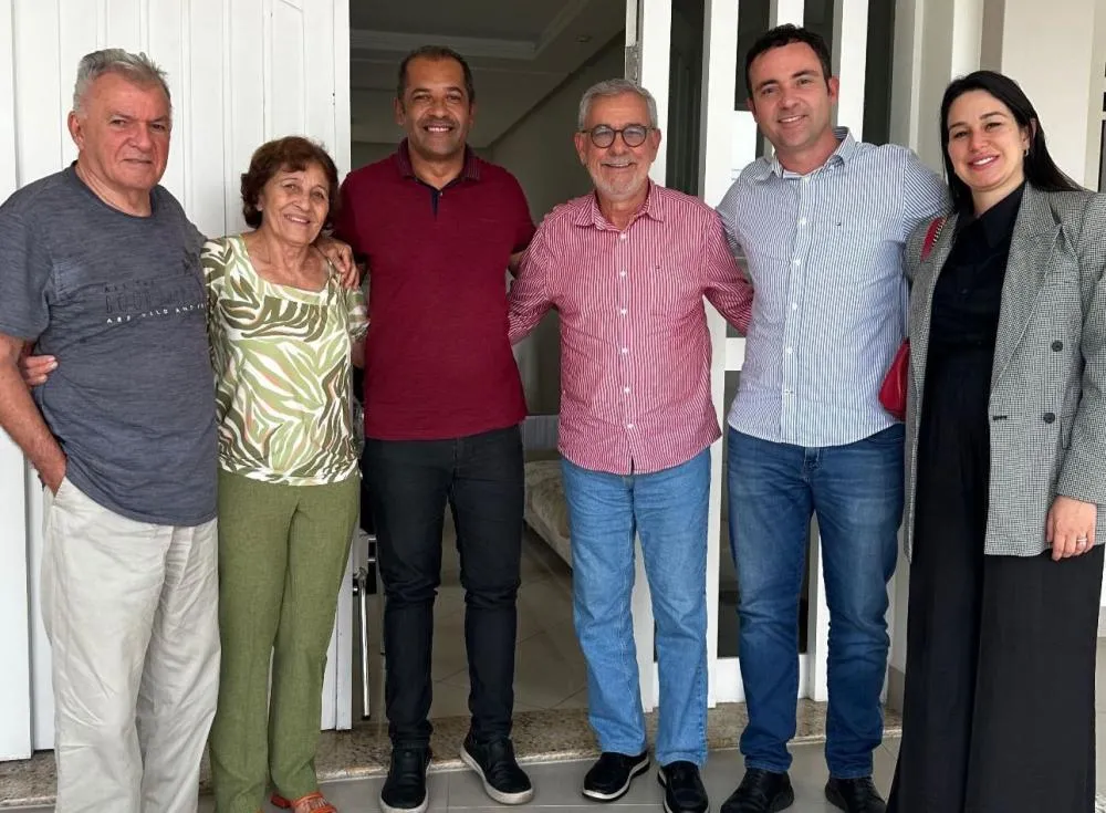 Prefeito de Brumado recebe deputado federal Waldenor Pereira em agenda de fortalecimento de laços políticos