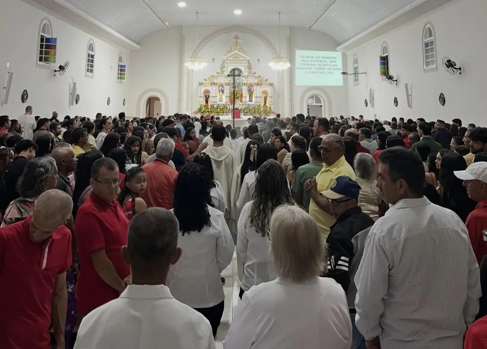 Missa da Noite de Natal reúne fiéis na Matriz do Bom Jesus em Barra da Estiva