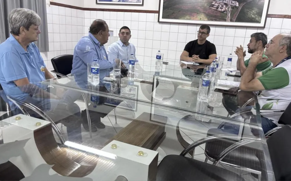 Prefeitura de Brumado discute ampliação do Projeto Água Doce para comunidades rurais