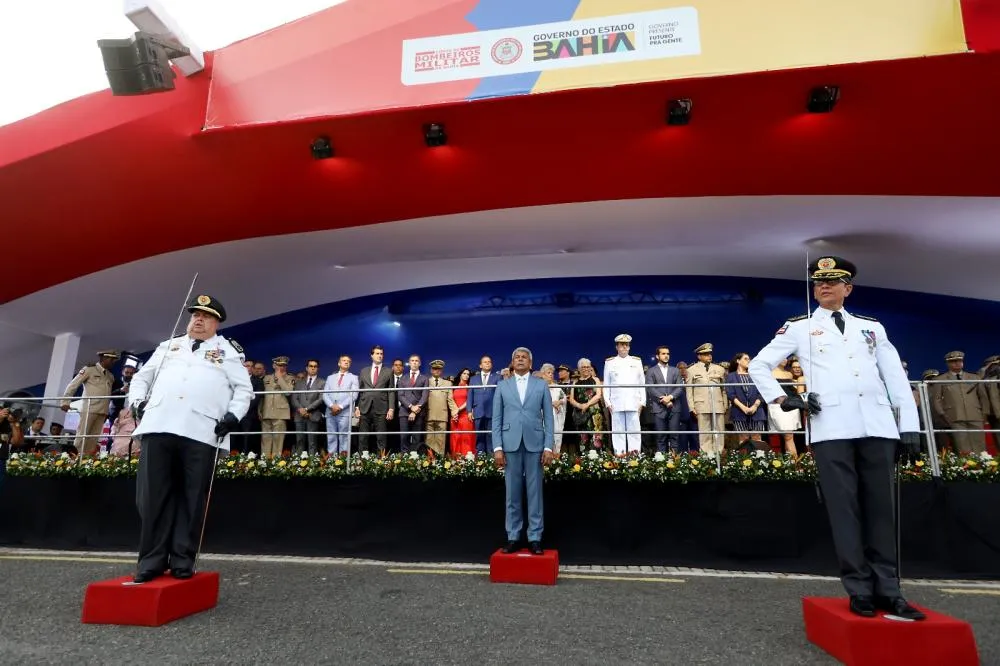 Corpo de Bombeiros Militar da Bahia realiza cerimônia de passagem de comando