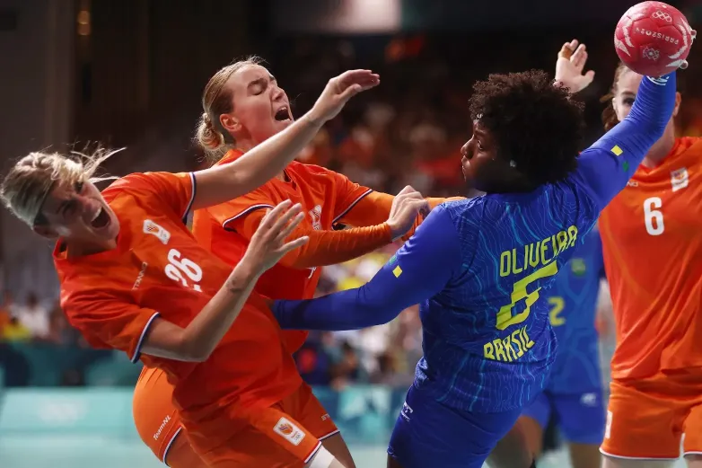 Brasil para na eficiência da Holanda e perde no handebol feminino