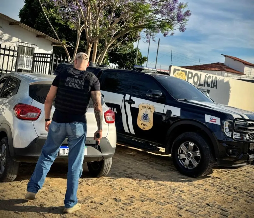 Polícia Civil recupera veículo roubado e prende empresário por receptação em Poções