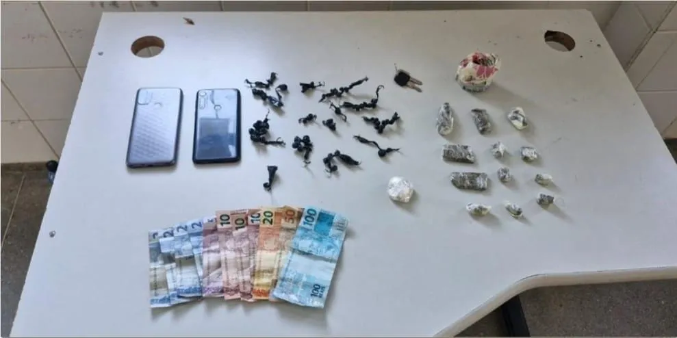 Suspeitos de tráfico são detidos pela Polícia Militar em Candiba