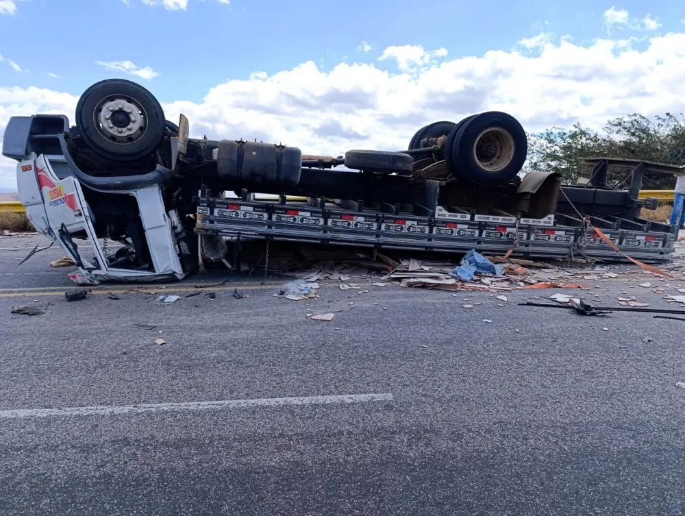 Acidente na BA-262 deixa uma vítima fatal e dois feridos na Serra dos Pombos