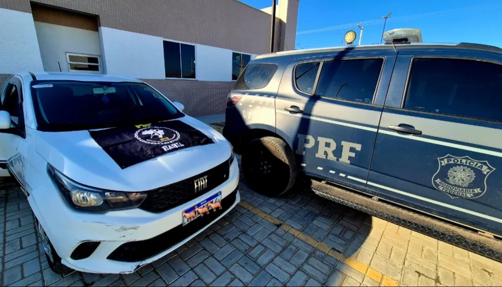 PRF recupera veículo clonado e prende condutor por receptação e adulteração em Aracatu