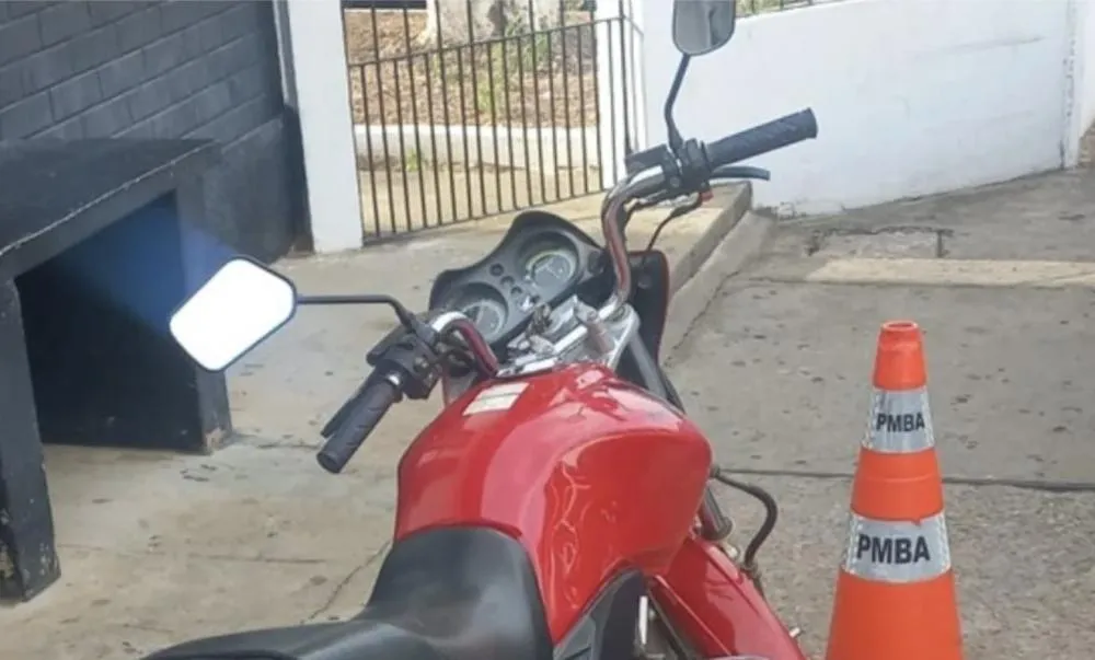 Moto com restrição de furto é apreendida pela Polícia Rodoviária em Brumado