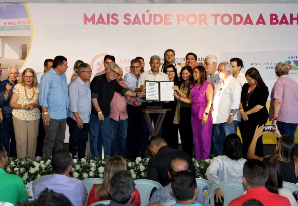 Ao lado da ministra, governador anuncia mais investimentos para a saúde de Vitória da Conquista