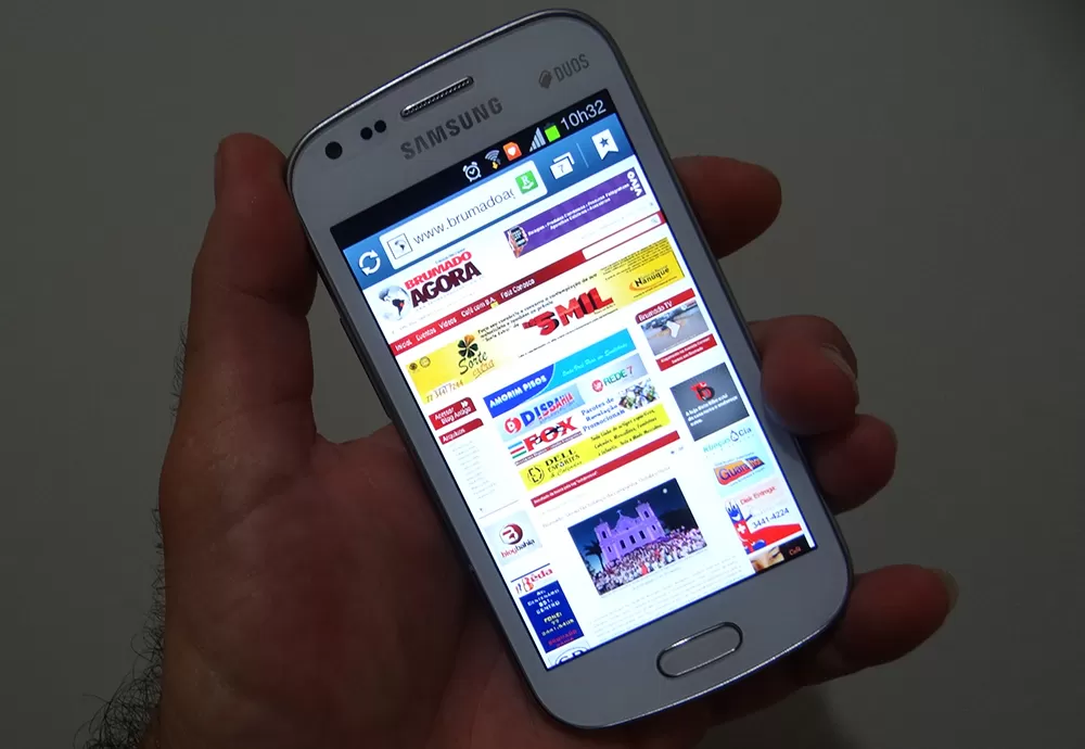 De cada 100 brasileiros, 87 usavam internet em 2022, aponta IBGE