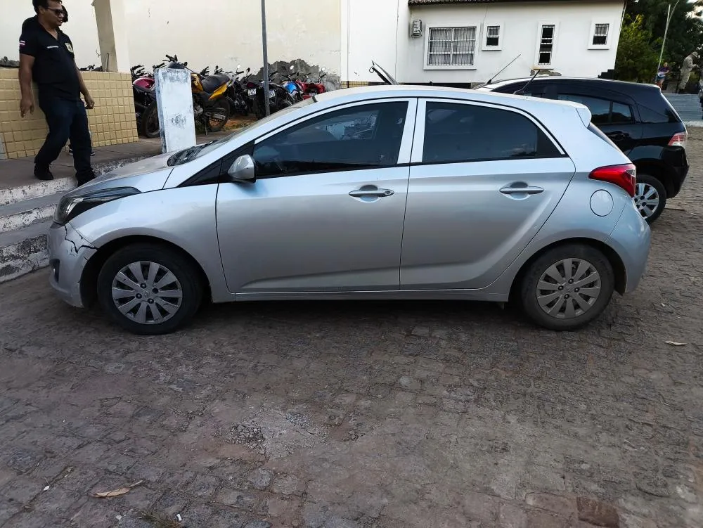 Polícia Rodoviária Estadual recupera veículo com sinais de adulteração em Matina