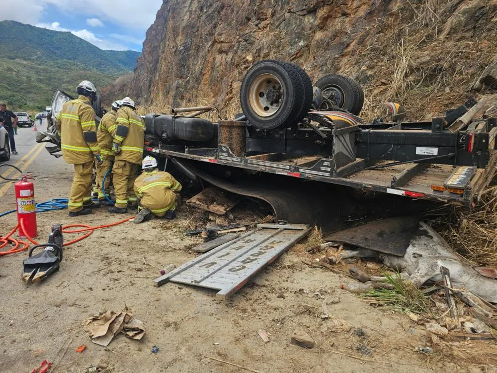 Acidente na BA entre Itambé e Ribeirão do Largo deixa duas vítimas fatais