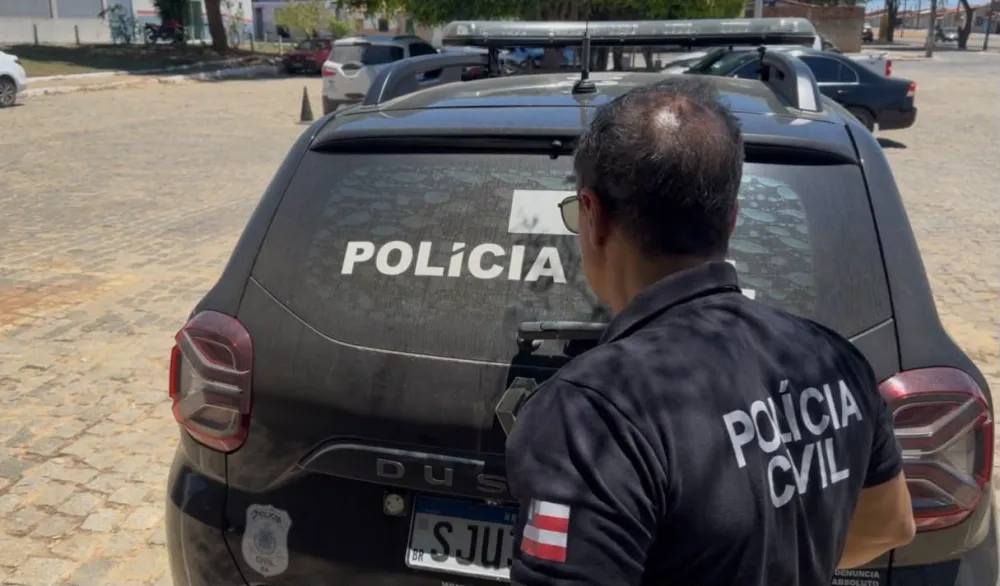 Casal é preso em Poções investigado por estupro de vulnerável contra filha de 4 anos