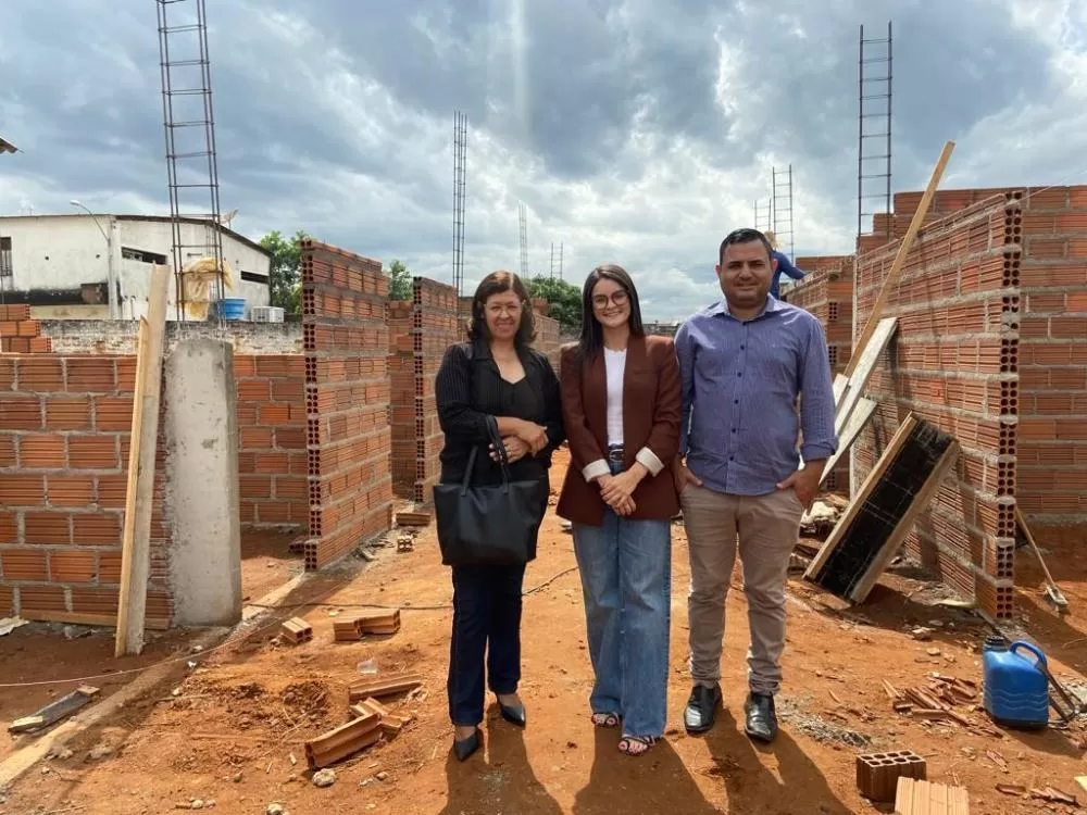 Secretário de Desenvolvimento Social de Brumado visita obras de abrigo institucional