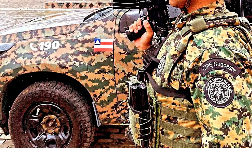 Quatro pessoas com mandado em aberto são presas pela PM em Matina