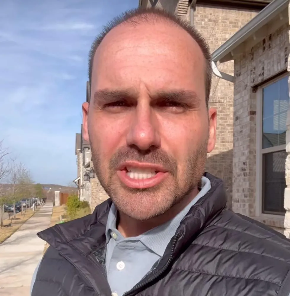 Eduardo Bolsonaro anuncia licenciamento do mandato e mudança para os EUA