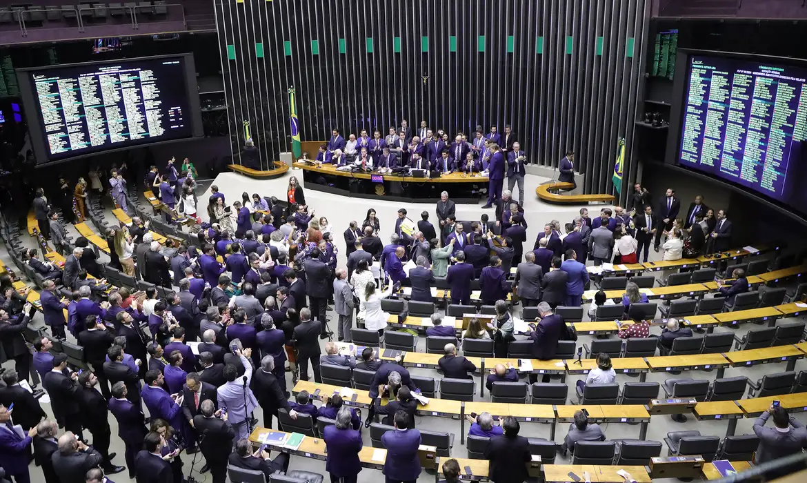 Câmara dos Deputados aprova segundo projeto de regulamentação da reforma tributária