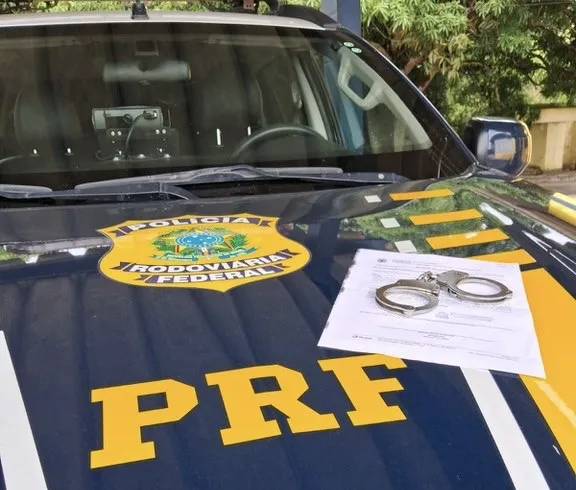 PRF cumpre mandado de prisão por homicídio durante abordagem a ônibus na BR-116, em Jequié