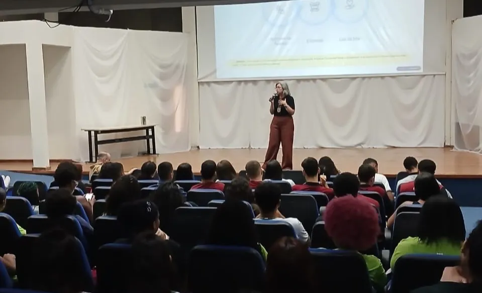 Polícia Civil participa de palestra de conscientização e prevenção à violência contra a mulher para jovens e adolescentes em Brumado