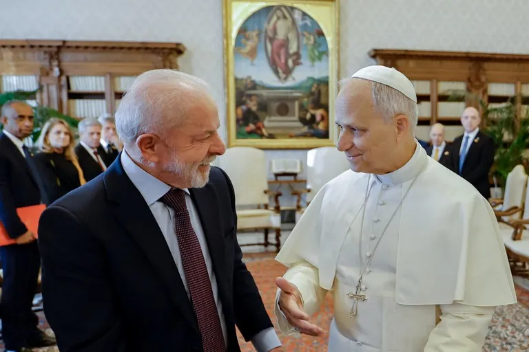 Presidente Lula tem primeiro encontro com o Papa Leão XIV, no Vaticano