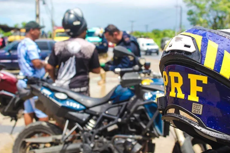 PRF amplia presença nas estradas da Bahia durante feriado do Dia do Trabalho 2026