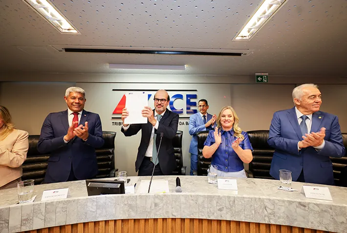 TCE-BA empossa nova Mesa Diretora para o biênio 2026/2027