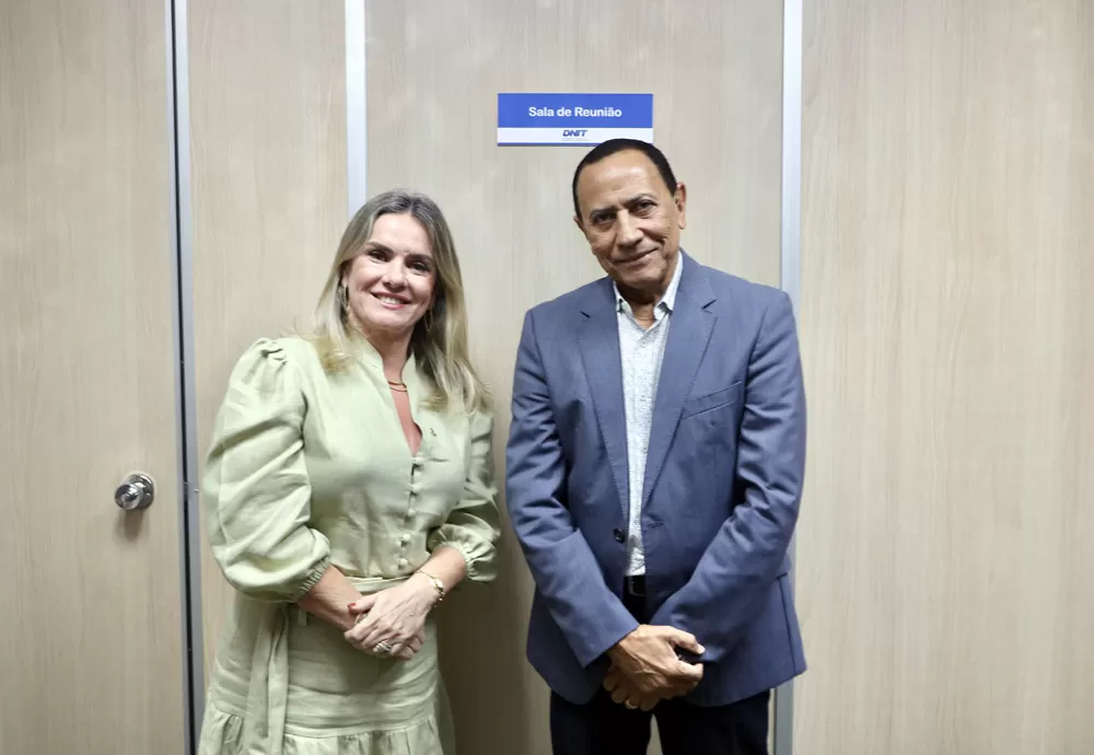 DNIT garante à Ivana que recapeamento de Caetité a Maniacú será iniciado 