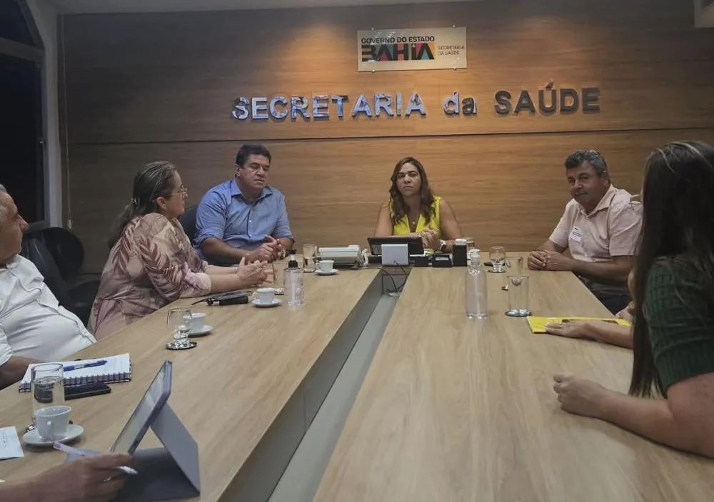 Deputado Marquinho Viana discute demandas de saúde para municípios da Chapada Diamantina com a secretária estadual Roberta Santana