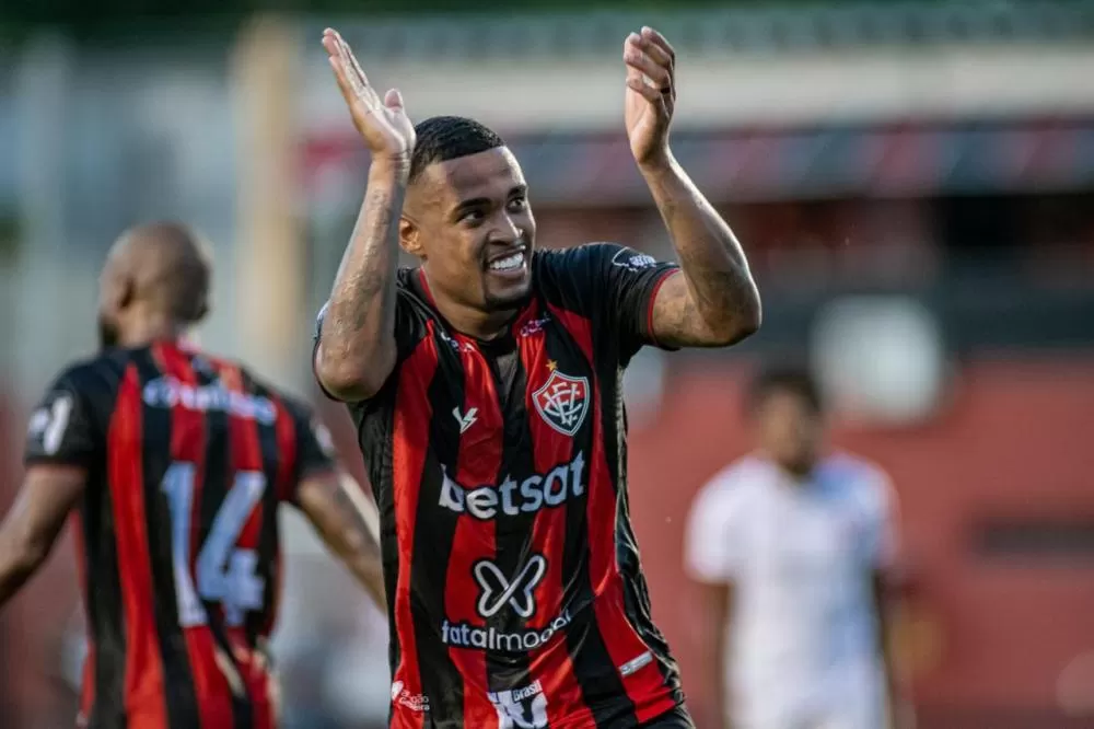 Vitória goleia o Barcelona e volta à final do Baianão após seis anos