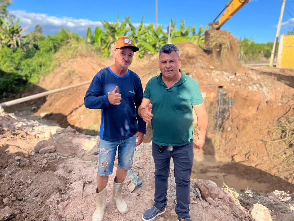 Barra da Estiva: Mesmo no sábado, Prefeito Wilson inicia construção de nova ponte entre Alto México e Baixada